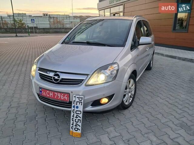 Опель Зафира 2012 в Могилев-Подольском на Automoto.ua Серый Опель Зафира, объемом двигателя 1.8 л и пробегом 259 тыс. км за 7800 $, фото 15 на Automoto.ua