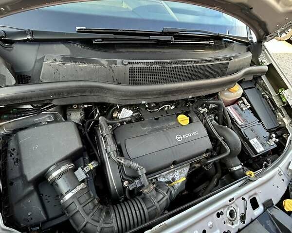 Серый Опель Зафира, объемом двигателя 1.6 л и пробегом 173 тыс. км за 8300 $, фото 29 на Automoto.ua