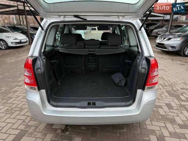 Сірий Опель Зафіра, об'ємом двигуна 1.6 л та пробігом 208 тис. км за 7700 $, фото 7 на Automoto.ua