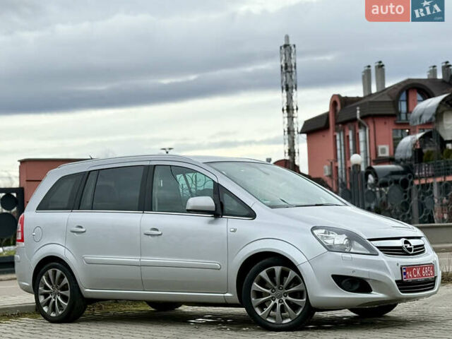 Серый Опель Зафира, объемом двигателя 1.7 л и пробегом 192 тыс. км за 7890 $, фото 81 на Automoto.ua