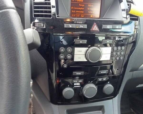 Серый Опель Зафира, объемом двигателя 1.8 л и пробегом 170 тыс. км за 7300 $, фото 3 на Automoto.ua