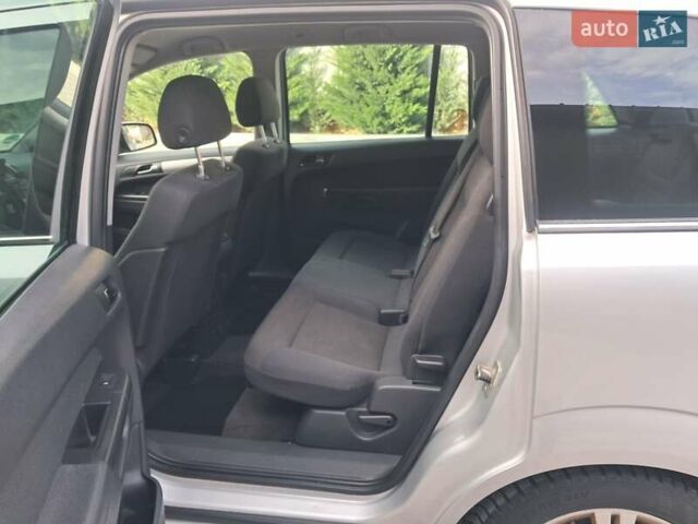 Опель Зафира 2012 в Могилев-Подольском на Automoto.ua Серый Опель Зафира, объемом двигателя 1.8 л и пробегом 259 тыс. км за 7800 $, фото 77 на Automoto.ua