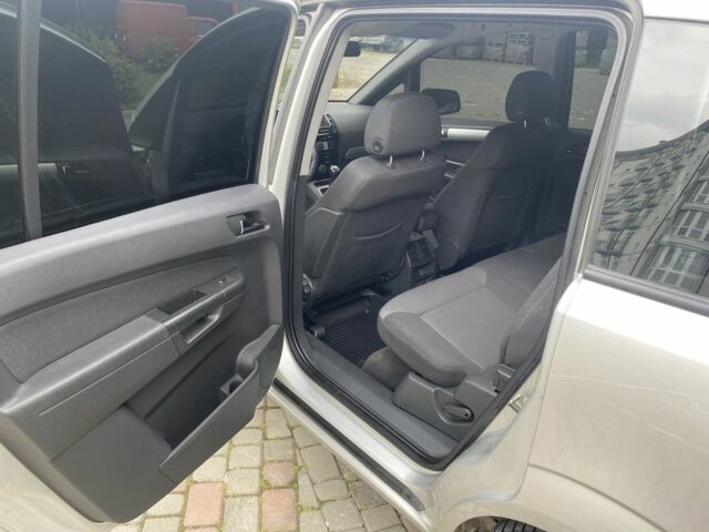 Сірий Опель Зафіра, об'ємом двигуна 1.7 л та пробігом 260 тис. км за 6200 $, фото 9 на Automoto.ua