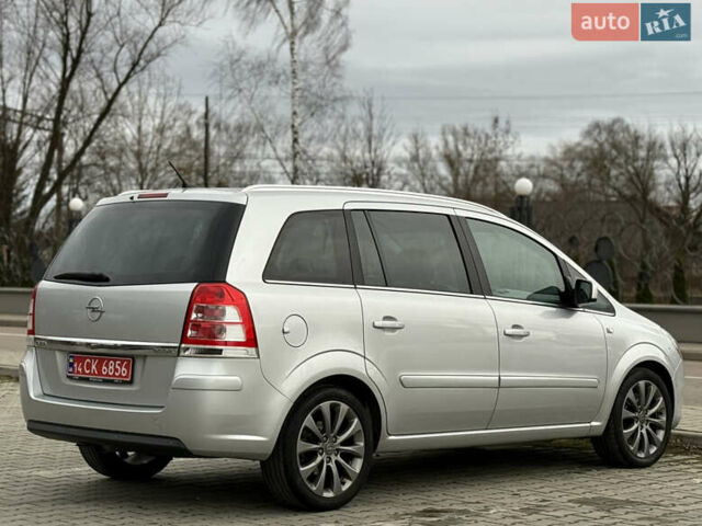 Серый Опель Зафира, объемом двигателя 1.7 л и пробегом 192 тыс. км за 7890 $, фото 93 на Automoto.ua