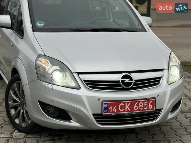 Серый Опель Зафира, объемом двигателя 1.7 л и пробегом 192 тыс. км за 7890 $, фото 66 на Automoto.ua