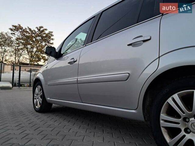 Опель Зафира 2012 в Могилев-Подольском на Automoto.ua Серый Опель Зафира, объемом двигателя 1.8 л и пробегом 259 тыс. км за 7800 $, фото 52 на Automoto.ua