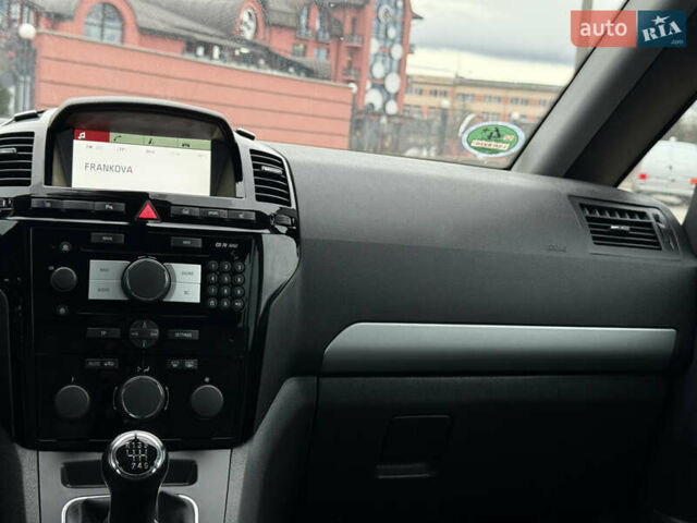 Серый Опель Зафира, объемом двигателя 1.7 л и пробегом 192 тыс. км за 7890 $, фото 23 на Automoto.ua