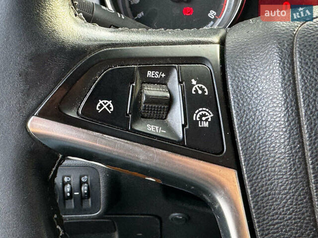 Сірий Опель Зафіра, об'ємом двигуна 2 л та пробігом 235 тис. км за 8990 $, фото 17 на Automoto.ua