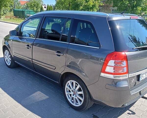 Серый Опель Зафира, объемом двигателя 1.7 л и пробегом 227 тыс. км за 7750 $, фото 3 на Automoto.ua