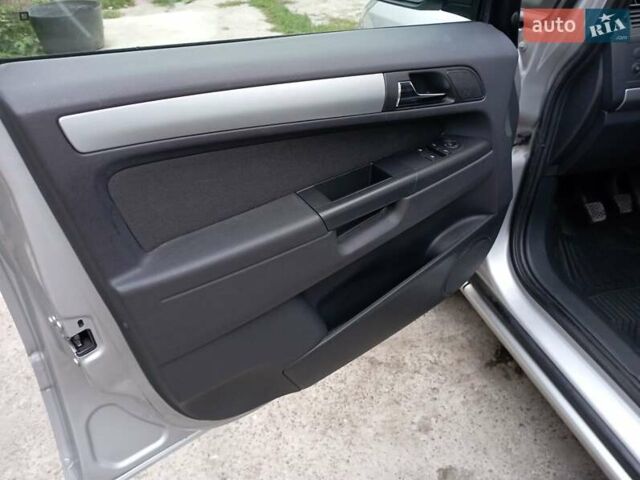 Сірий Опель Зафіра, об'ємом двигуна 1.7 л та пробігом 310 тис. км за 7200 $, фото 11 на Automoto.ua
