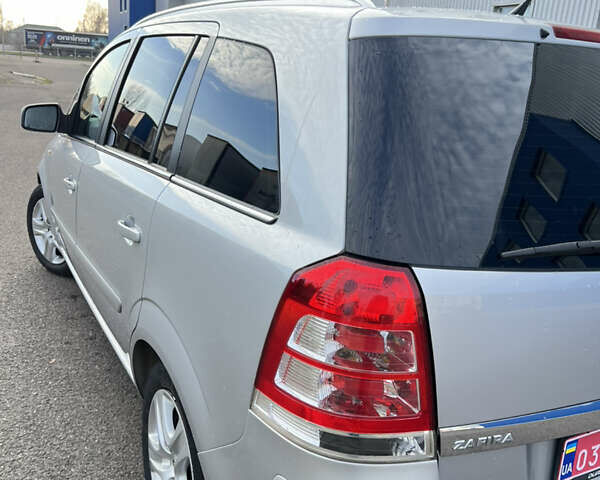 Серый Опель Зафира, объемом двигателя 1.6 л и пробегом 142 тыс. км за 7150 $, фото 15 на Automoto.ua