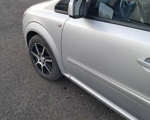 Серый Опель Зафира, объемом двигателя 1.6 л и пробегом 202 тыс. км за 6300 $, фото 8 на Automoto.ua