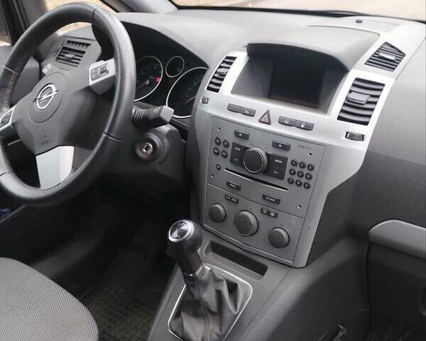 Серый Опель Зафира, объемом двигателя 1.6 л и пробегом 213 тыс. км за 8700 $, фото 9 на Automoto.ua