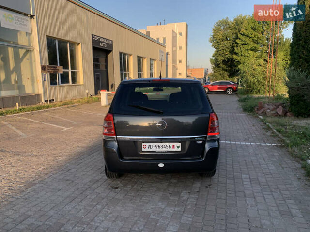 Серый Опель Зафира, объемом двигателя 1.7 л и пробегом 206 тыс. км за 7999 $, фото 7 на Automoto.ua