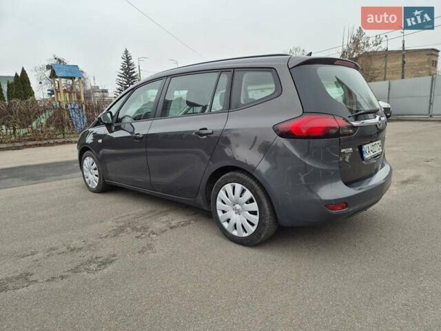 Серый Опель Зафира, объемом двигателя 1.96 л и пробегом 224 тыс. км за 10500 $, фото 17 на Automoto.ua