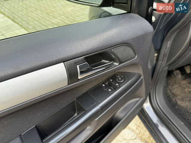 Сірий Опель Зафіра, об'ємом двигуна 1.7 л та пробігом 252 тис. км за 7999 $, фото 8 на Automoto.ua