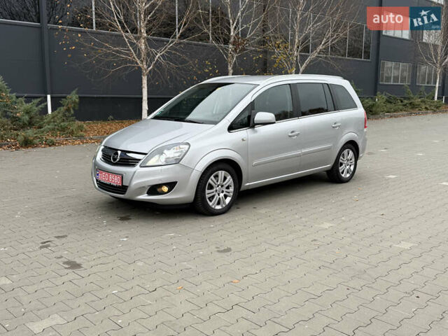 Серый Опель Зафира, объемом двигателя 1.8 л и пробегом 169 тыс. км за 8350 $, фото 3 на Automoto.ua