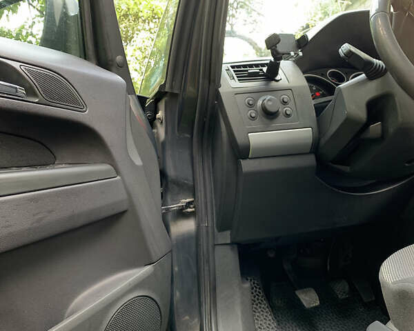 Серый Опель Зафира, объемом двигателя 1.6 л и пробегом 240 тыс. км за 7150 $, фото 8 на Automoto.ua