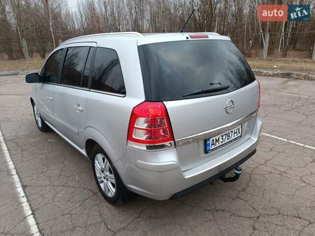 Серый Опель Зафира, объемом двигателя 1.69 л и пробегом 260 тыс. км за 8500 $, фото 21 на Automoto.ua