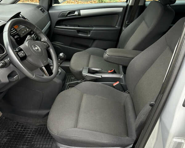 Серый Опель Зафира, объемом двигателя 1.8 л и пробегом 169 тыс. км за 8350 $, фото 30 на Automoto.ua