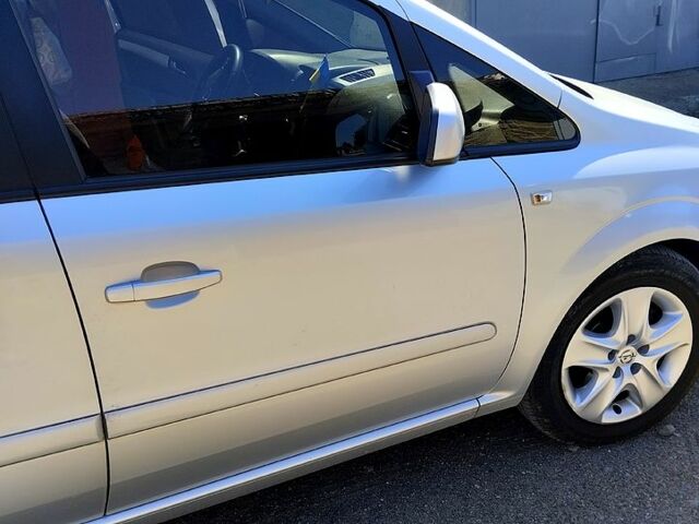 Серый Опель Зафира, объемом двигателя 1.7 л и пробегом 217 тыс. км за 7100 $, фото 6 на Automoto.ua