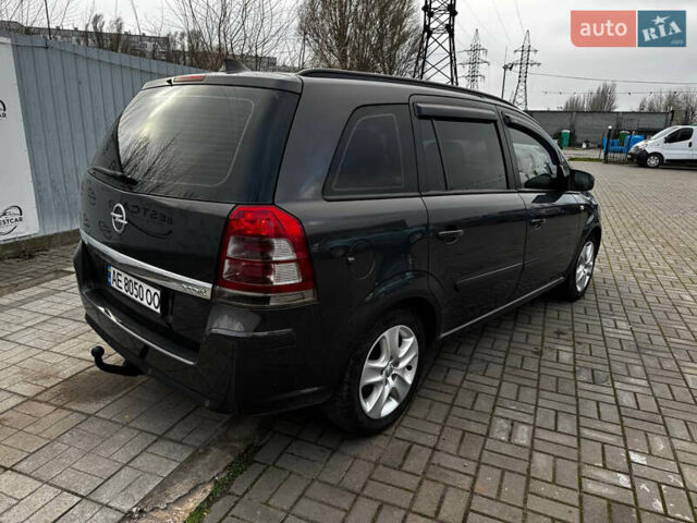 Сірий Опель Зафіра, об'ємом двигуна 1.7 л та пробігом 252 тис. км за 7999 $, фото 2 на Automoto.ua