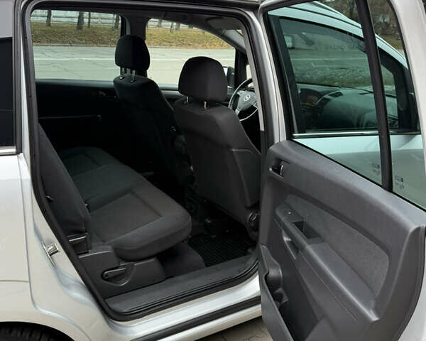 Серый Опель Зафира, объемом двигателя 1.8 л и пробегом 169 тыс. км за 8350 $, фото 44 на Automoto.ua