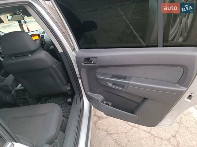 Серый Опель Зафира, объемом двигателя 1.69 л и пробегом 260 тыс. км за 8500 $, фото 33 на Automoto.ua