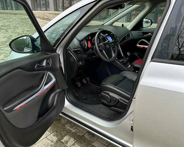 Серый Опель Зафира, объемом двигателя 1.96 л и пробегом 202 тыс. км за 7999 $, фото 10 на Automoto.ua