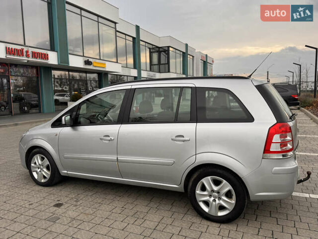 Серый Опель Зафира, объемом двигателя 1.7 л и пробегом 204 тыс. км за 8700 $, фото 5 на Automoto.ua