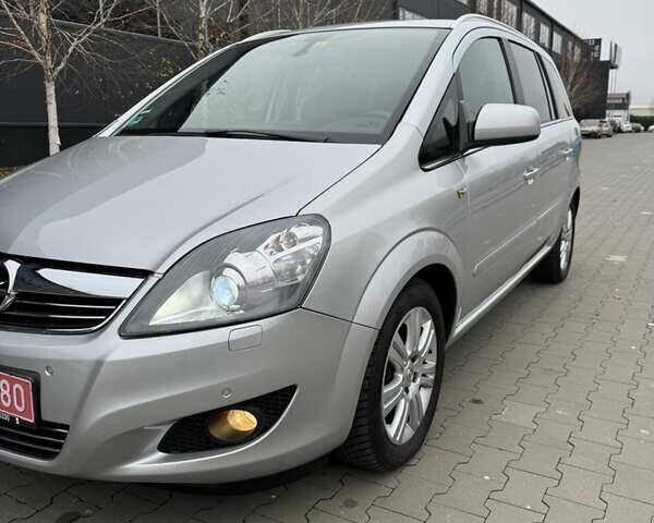 Серый Опель Зафира, объемом двигателя 1.8 л и пробегом 169 тыс. км за 8350 $, фото 7 на Automoto.ua