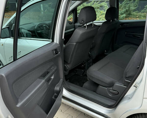 Серый Опель Зафира, объемом двигателя 1.8 л и пробегом 169 тыс. км за 8350 $, фото 41 на Automoto.ua