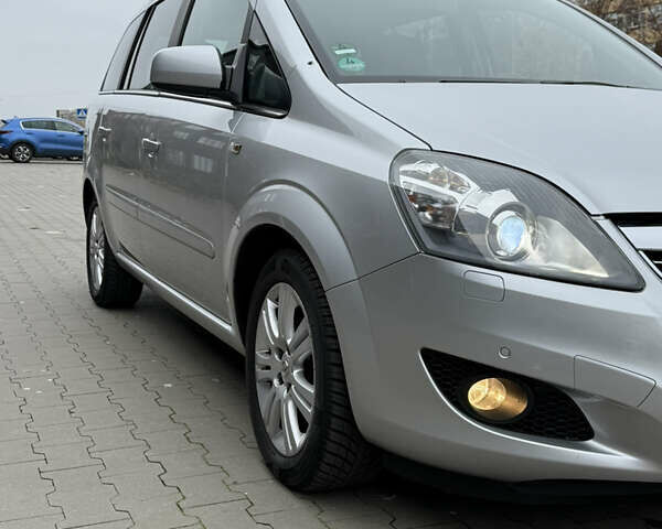 Серый Опель Зафира, объемом двигателя 1.8 л и пробегом 169 тыс. км за 8350 $, фото 21 на Automoto.ua