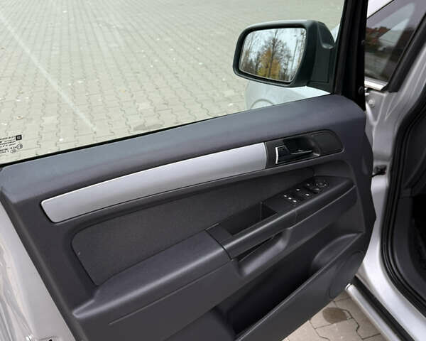 Серый Опель Зафира, объемом двигателя 1.8 л и пробегом 169 тыс. км за 8350 $, фото 38 на Automoto.ua