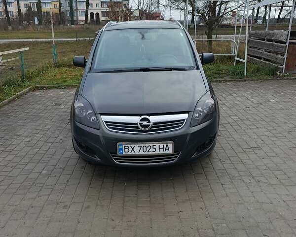 Серый Опель Зафира, объемом двигателя 1.7 л и пробегом 203 тыс. км за 8300 $, фото 17 на Automoto.ua