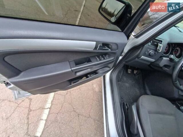 Серый Опель Зафира, объемом двигателя 1.69 л и пробегом 260 тыс. км за 8500 $, фото 35 на Automoto.ua