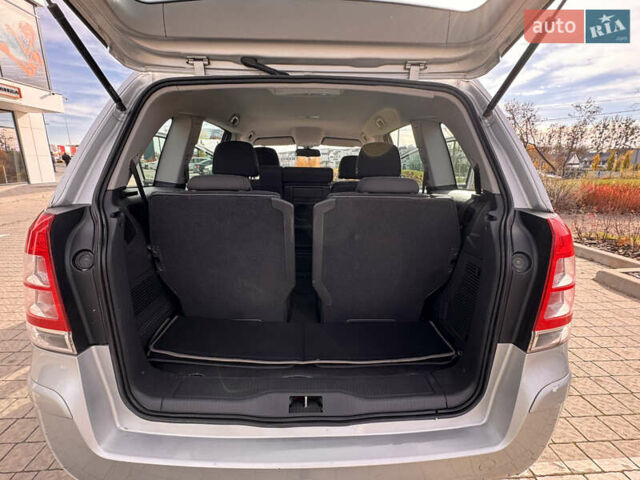 Серый Опель Зафира, объемом двигателя 1.7 л и пробегом 204 тыс. км за 8700 $, фото 32 на Automoto.ua