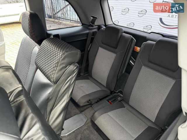 Сірий Опель Зафіра, об'ємом двигуна 1.7 л та пробігом 252 тис. км за 7999 $, фото 15 на Automoto.ua