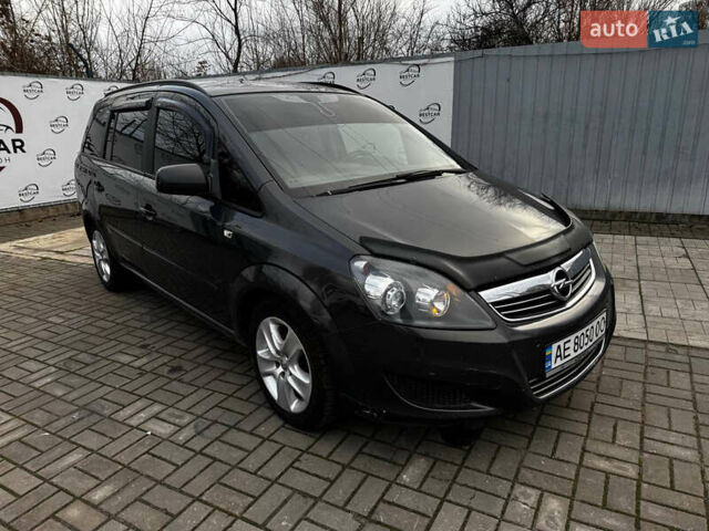 Сірий Опель Зафіра, об'ємом двигуна 1.7 л та пробігом 252 тис. км за 7999 $, фото 17 на Automoto.ua