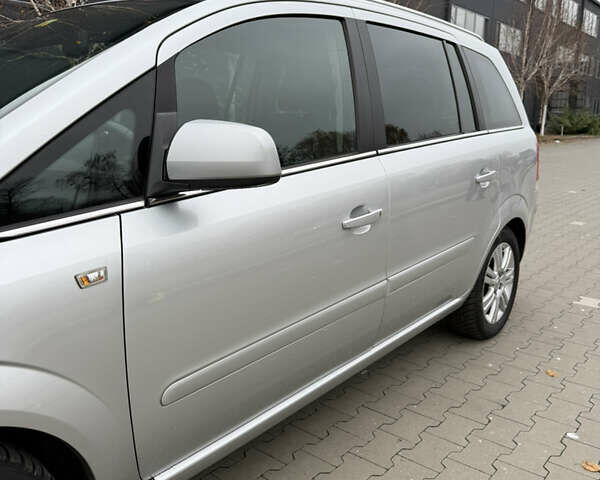 Серый Опель Зафира, объемом двигателя 1.8 л и пробегом 169 тыс. км за 8350 $, фото 11 на Automoto.ua