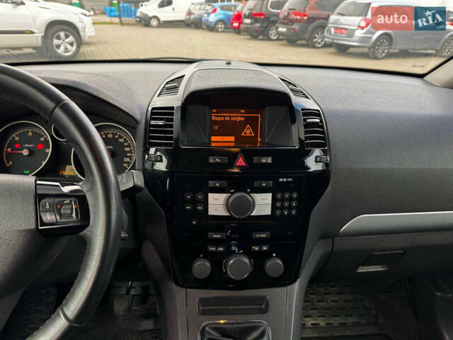 Сірий Опель Зафіра, об'ємом двигуна 1.7 л та пробігом 252 тис. км за 7999 $, фото 10 на Automoto.ua