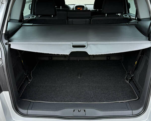 Серый Опель Зафира, объемом двигателя 1.8 л и пробегом 169 тыс. км за 8350 $, фото 28 на Automoto.ua