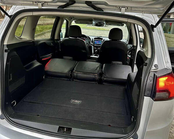 Серый Опель Зафира, объемом двигателя 1.96 л и пробегом 202 тыс. км за 7999 $, фото 26 на Automoto.ua