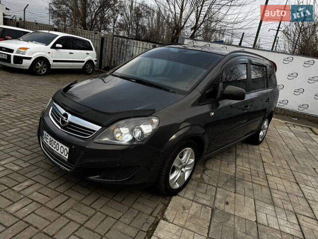 Сірий Опель Зафіра, об'ємом двигуна 1.7 л та пробігом 252 тис. км за 7999 $, фото 16 на Automoto.ua