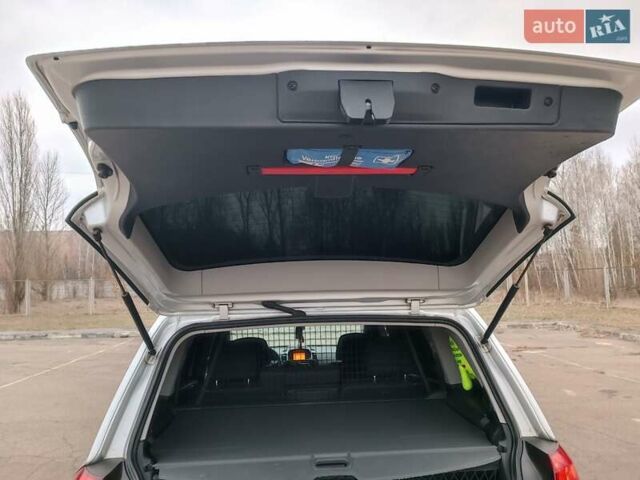 Серый Опель Зафира, объемом двигателя 1.69 л и пробегом 260 тыс. км за 8500 $, фото 30 на Automoto.ua