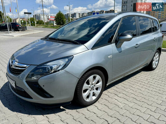 Серый Опель Зафира, объемом двигателя 2 л и пробегом 315 тыс. км за 9000 $, фото 1 на Automoto.ua
