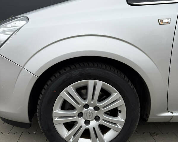 Серый Опель Зафира, объемом двигателя 1.8 л и пробегом 169 тыс. км за 8350 $, фото 12 на Automoto.ua