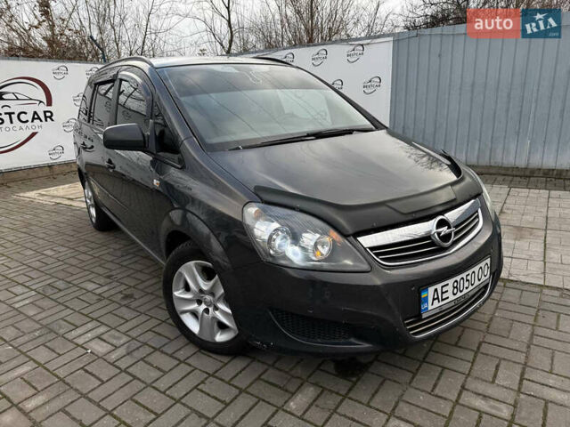 Сірий Опель Зафіра, об'ємом двигуна 1.7 л та пробігом 252 тис. км за 7999 $, фото 1 на Automoto.ua