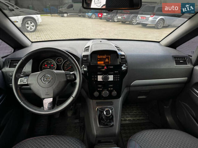 Сірий Опель Зафіра, об'ємом двигуна 1.7 л та пробігом 252 тис. км за 7999 $, фото 11 на Automoto.ua