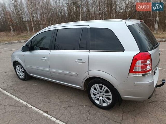 Серый Опель Зафира, объемом двигателя 1.69 л и пробегом 260 тыс. км за 8500 $, фото 23 на Automoto.ua